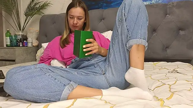 Snapshot of Strip-Lady chatting on July 23, 2:26 pm Strip-Lady online show from July 23, 2:26 pm