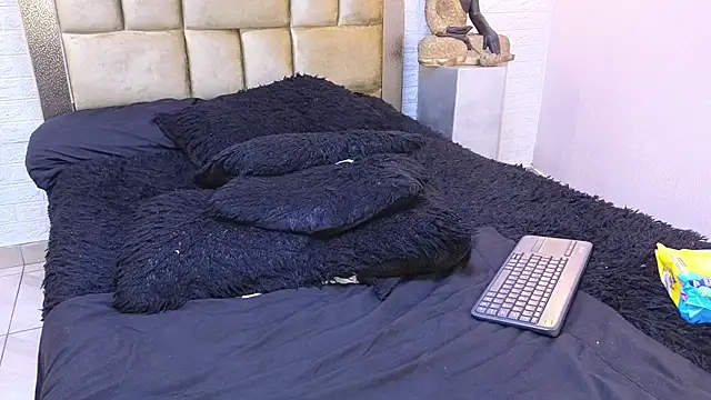 ximenawilliamss online show from November 29, 9:45 am