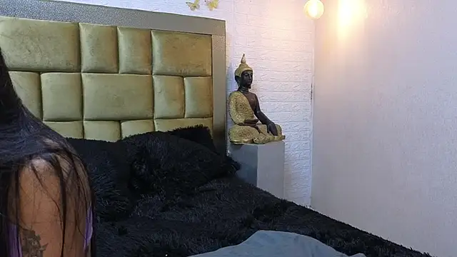 ximenawilliamss online show from April 12, 2:33 pm