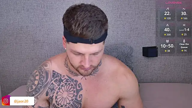 Jaor owens20 online show from March 4, 11:33 pm