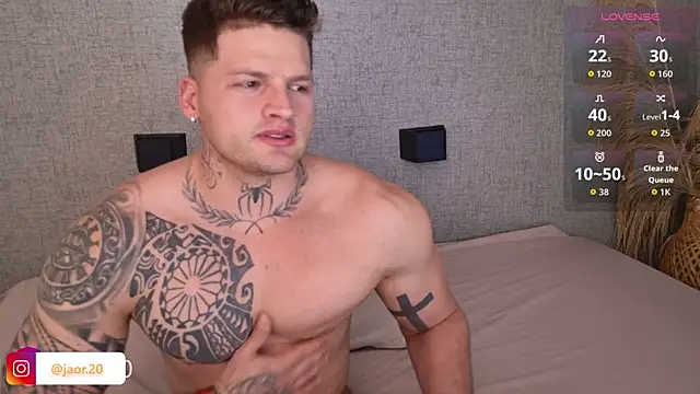 Jaor owens20 online show from April 7, 10:31 pm