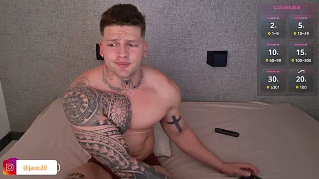 Jaor owens20 online show from April 11, 12:15 am