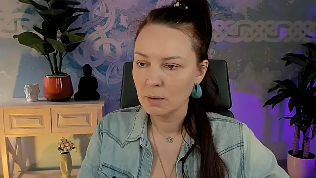 VandaRossi online show from September 22, 8:16 am