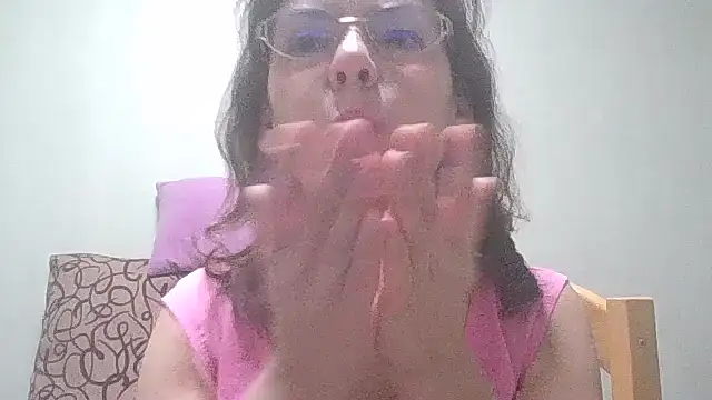 HollyJewel online show from February 3, 5:35 pm