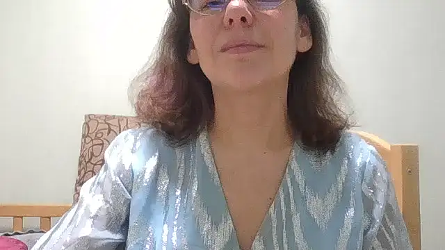 HollyJewel online show from March 31, 4:18 pm