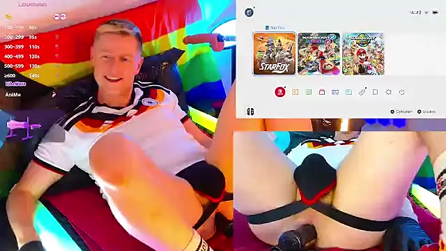Snapshot of Fuc71 chatting on June 25, 2:43 pm Fuc71 online show from June 25, 2:43 pm