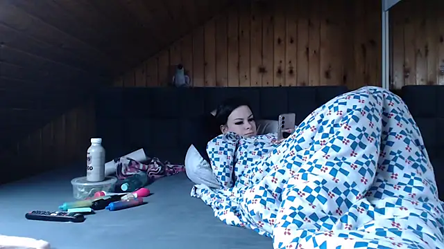 BoeseMoni1998 online show from November 1, 8:49 am