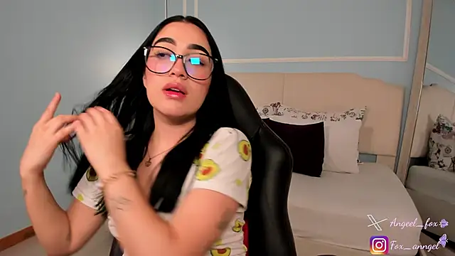 angeel fox online show from December 15, 2:38 am