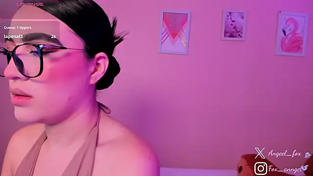 angeel fox online show from February 19, 2:51 am