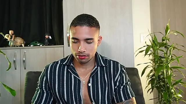 Snapshot of LincomAmith chatting on March 3, 3:34 am LincomAmith online show from March 3, 3:34 am