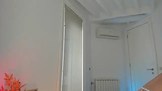 Snapshot of GoodGirll2133 chatting on September 30, 9:25 am GoodGirll2133 online show from September 30, 9:25 am