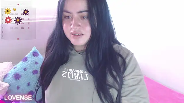 Snapshot of PamelaDoouce chatting on December 11, 12:12 pm PamelaDoouce online show from December 11, 12:12 pm