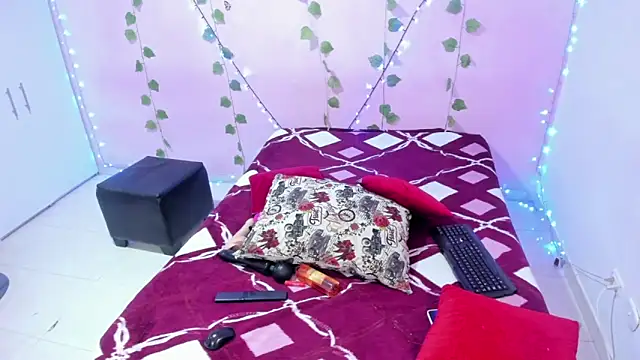 Snapshot of ambersmitx chatting on December 5, 1:49 pm ambersmitx online show from December 5, 1:49 pm
