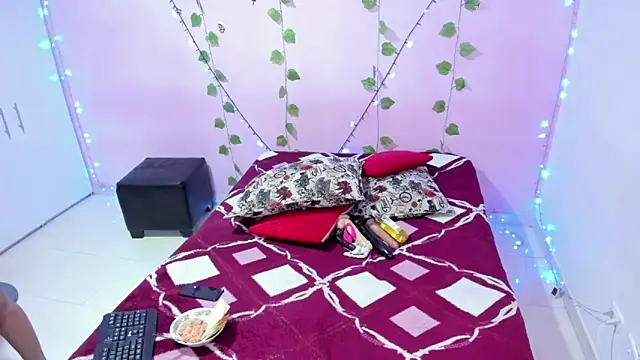 Snapshot of ambersmitx chatting on January 9, 11:45 pm ambersmitx online show from January 9, 11:45 pm