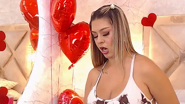 JoannaStanford online show from February 19, 12:57 am