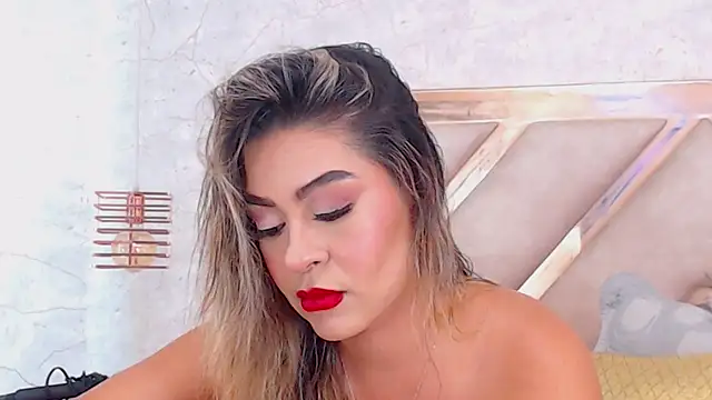 JoannaStanford online show from November 10, 11:48 pm