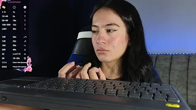 ZaraDames  online show from March 18, 1:09 am