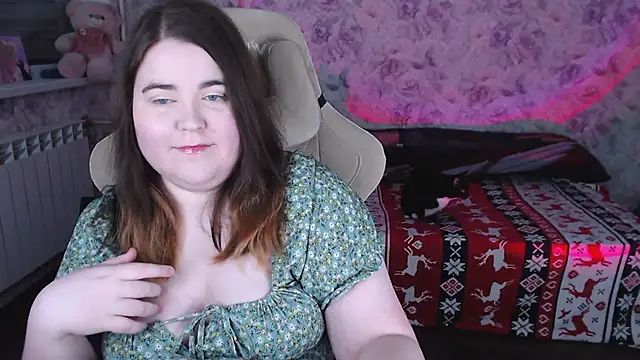 Estelle Hicks online show from February 23, 6:27 pm