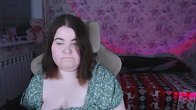 Estelle Hicks online show from March 9, 6:34 pm