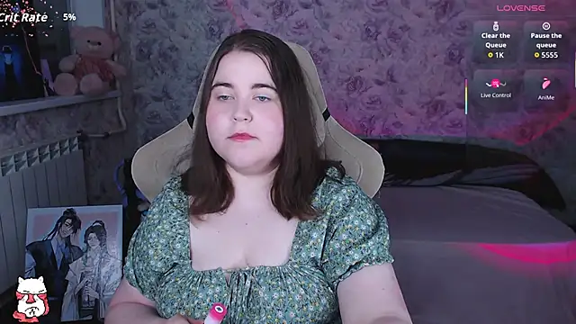 Snapshot of Estelle_Hicks chatting on June 19, 7:17 pm Estelle Hicks online show from June 19, 7:17 pm