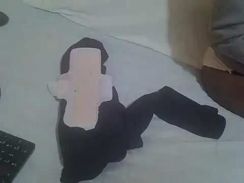 Snapshot of Sweet_crushy chatting on February 12, 6:47 pm Sweet crushy online show from February 12, 6:47 pm