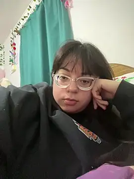 Snapshot of indiegirl666 chatting on February 1, 4:33 am indiegirl666 online show from February 1, 4:33 am