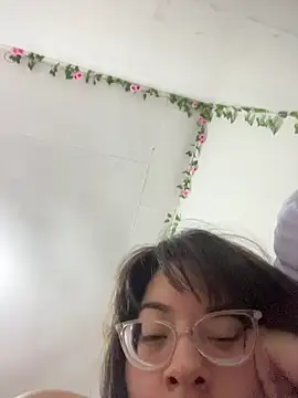 Snapshot of indiegirl666 chatting on February 14, 5:48 am indiegirl666 online show from February 14, 5:48 am