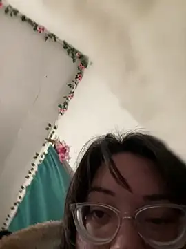 indiegirl666 online show from March 27, 3:45 am