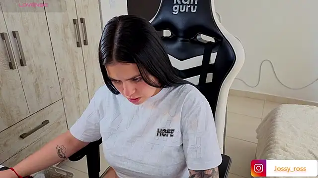 Victoryyy  online show from March 25, 4:13 pm