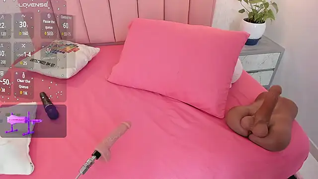 SUNNYCYRUS online show from February 13, 10:54 pm