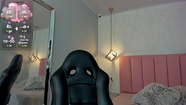 SUNNYCYRUS online show from September 30, 12:32 pm