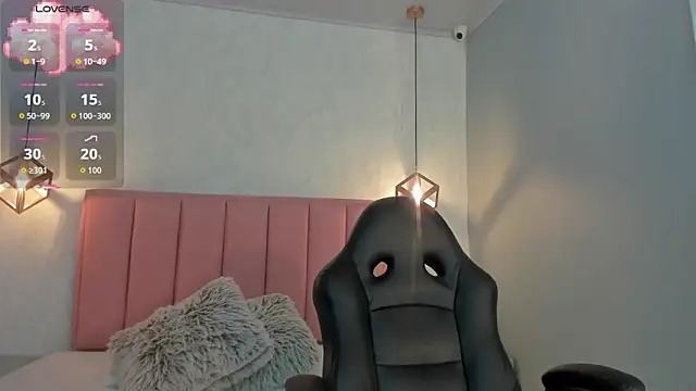 SUNNYCYRUS online show from October 15, 12:49 pm