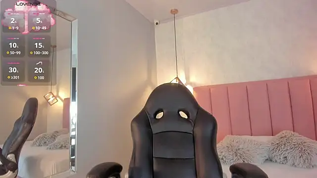 SUNNYCYRUS online show from October 16, 1:12 pm