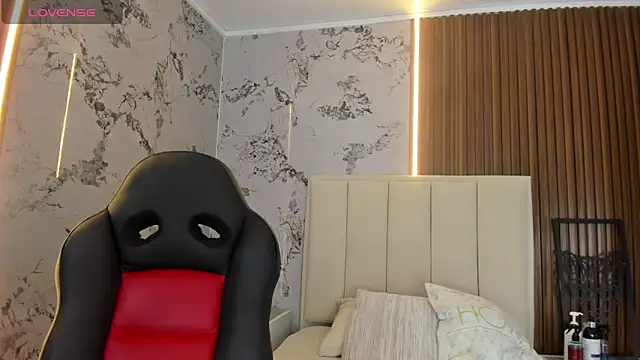 SUNNYCYRUS online show from November 12, 12:38 pm