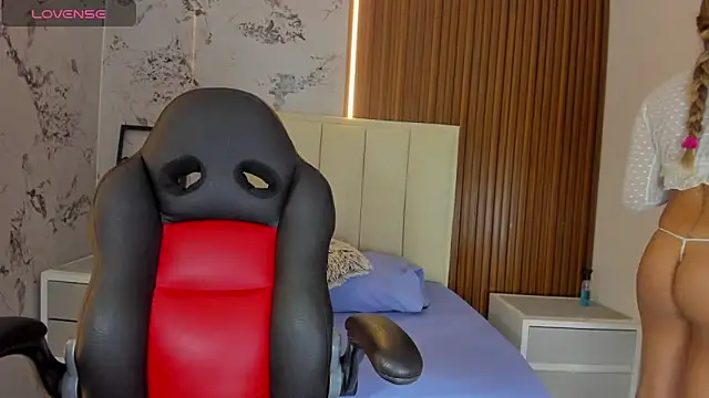 SUNNYCYRUS online show from November 21, 2:16 pm