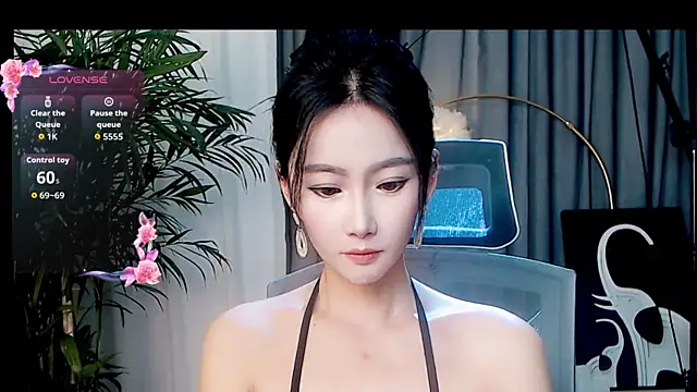Snapshot of FeiFei-babe chatting on October 19, 1:12 pm FeiFei-babe online show from October 19, 1:12 pm
