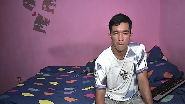Snapshot of Sweetiefoxxx chatting on July 2, 7:42 pm Sweetiefoxxx online show from July 2, 7:42 pm