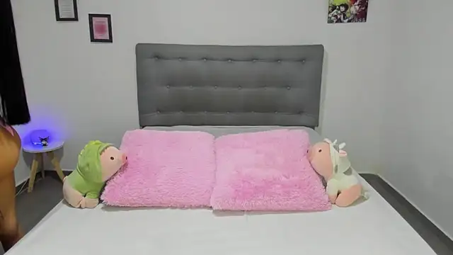 Agataowens online show from February 19, 2:23 am