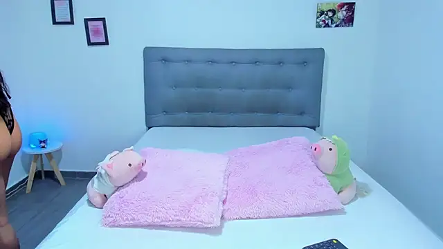 Agataowens online show from March 21, 3:44 am