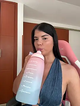 emma lopes online show from July 11, 8:22 pm