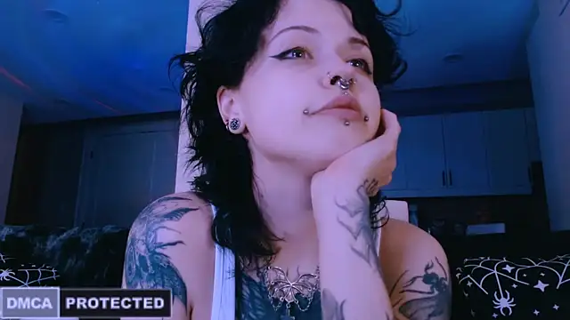 NaughtyLittleFox online show from April 14, 6:52 am