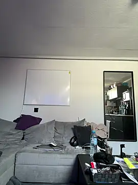 Livewithlucy online show from March 14, 9:24 am