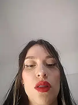 Snapshot of manu_lara chatting on October 23, 11:42 am manu lara online show from October 23, 11:42 am