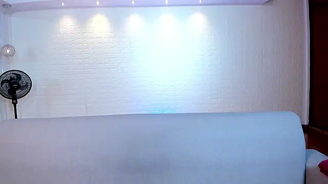 violet scott online show from December 20, 10:44 am