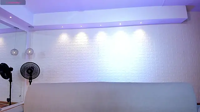 violet scott online show from December 23, 10:35 am