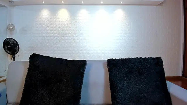 violet scott online show from January 6, 10:52 am