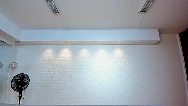 violet scott online show from January 11, 10:42 am