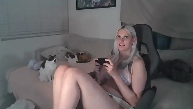 Snapshot of BonnieBazz chatting on March 20, 2:40 am BonnieBazz online show from March 20, 2:40 am