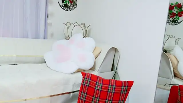 aaanyan online show from December 11, 2:52 am