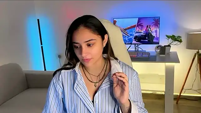 demieliss online show from January 10, 5:04 pm